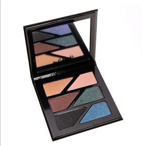 The Estee Edit Gritty eyeshadow palette